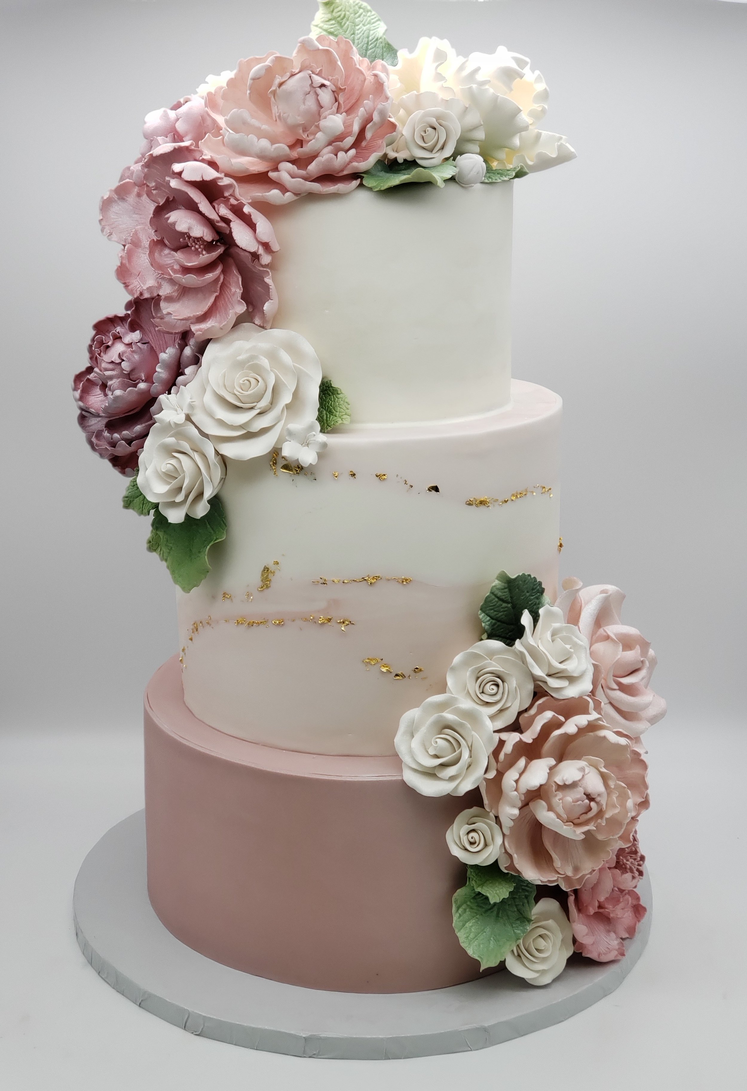 Rose wedding cake deals